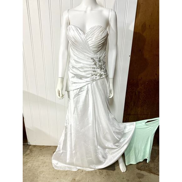 CINDERELLA Wedding GOWN Women Size M Strapless Gemmed A Line Layered White Slim